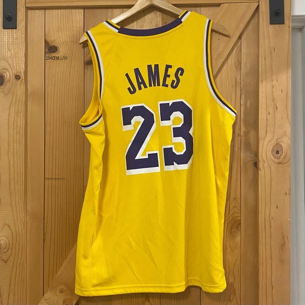 Nike Los Angeles Lakers LeBron James Icon Edition Swingman Jersey